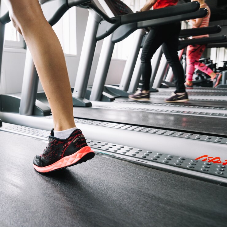 woman treadmill 23 2147688022